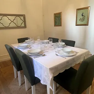 https://charming-flat-w-great-terrace-best-location.hotels-lisbon-portugal.com